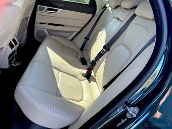 Jaguar XF - 12