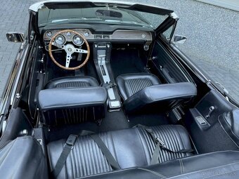 Ford Mustang Convertible z roku 1968 - 12