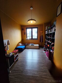 4.-izbový rodinný dom s veľkou garážou v Novej Dedinke - 12