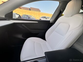 Tesla Model Y Long Range - 12