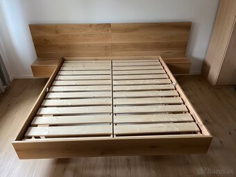 Levitujúca dubová posteľ - úložný priestor, nočné stolíky - 12