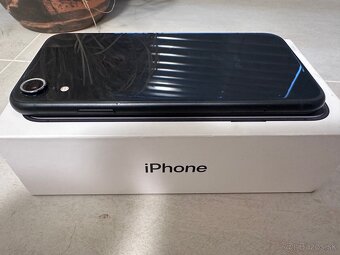 iPhone XR - čierny - 64gb - 12