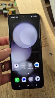 Samsung galaxy Z FLIP 5, 512gb krásny stav - 12