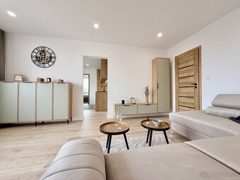 KUZMÁNYHO -  KARPATSKÁ 3 IZBOVÝ LUXUSNÝ MODERNÝ BYT 71 M2 V  - 12