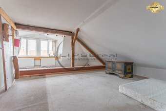 NA PREDAJ dva rodinné domy s tromi byt. jednotkami v Stupave - 12