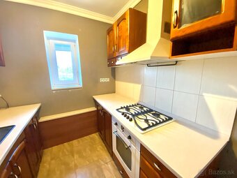 Predaj- 4 izbový dom s krásnou záhradou, Šurany - 12