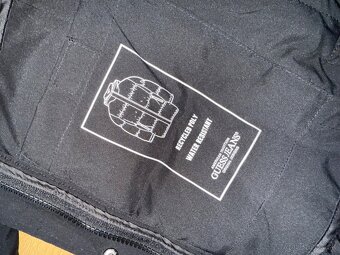 Guess zimná bunda - 12