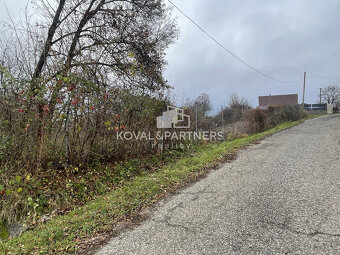 Stavebný pozemok v obci Slažany - 12