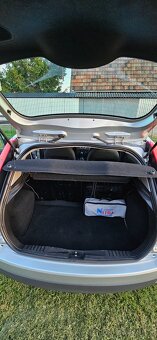 FORD FIESTA 1,4 - 12