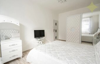 Na prenajom kompletne zariadený 2 izbový byt s balkónom - 12