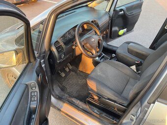 Opel Zafira 2,2 DTi 16V - 12