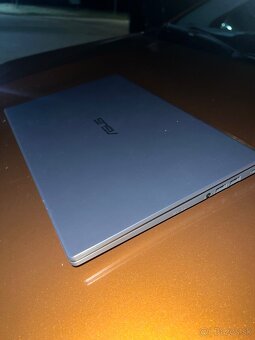 ASUS - 12