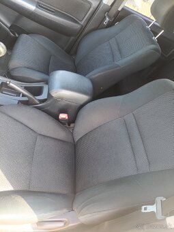 Toyota Hilux 2.5 D-4D MT - 12