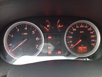 riadiaca jednotka centralu s kľúčom Renault Thália rok 2011 - 12