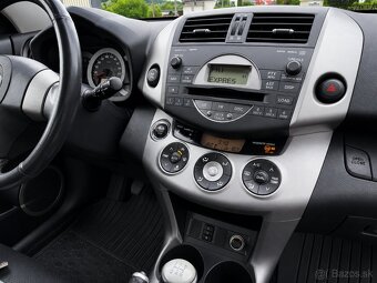 TOYOTA RAV4 2.0VVT-i 4WD BENZÍN - 12