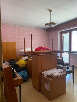 Ponúkam na predaj 5 izb, rodinný dom v obci Kocurice. - 12