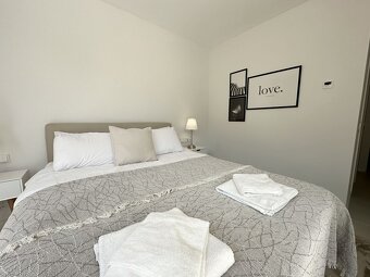 Luxusný apartmán s 3 spálňami v Higueron West - 12