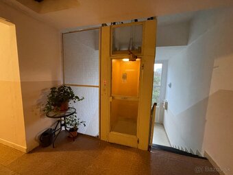 2-izb. byt, 54 m2, 2 x balkón, pôvodný stav, ul. Nováckeho - 12