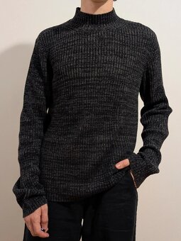 Pletený sveter GEORGE – tmavosivý. Crew neck sweter - 12