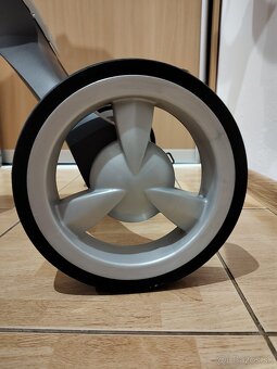 Kočík Stokke xplory V5 - 12