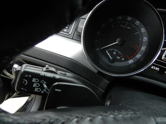 Škoda Superb Combi 2.0 TDI CR DSG - 12