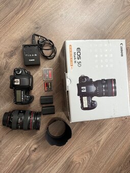 Canon EOS 5D MarkIII - Objektiv Canon EF 24-70mm 1:2.8 - 12