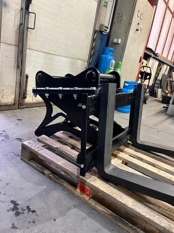 Paletové vidly na bager - 12