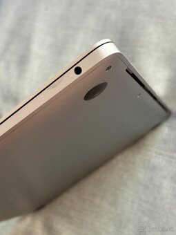 Macbook Air 2019, 13" - 12