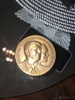 Mince na predaj - 12