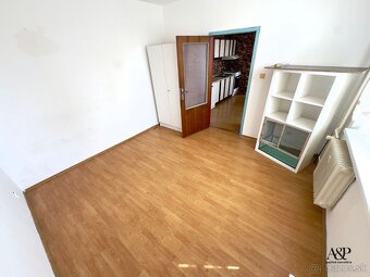 NA PREDAJ VEĽKÝ 3 IZB. BYT S BALKÓNOM, 76M2, UL., UL. L.NOVO - 12