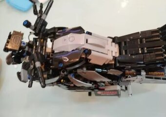 lego technic motorky  Yamaha MT-10 SP 42159 BMW M 1000 RR - 12