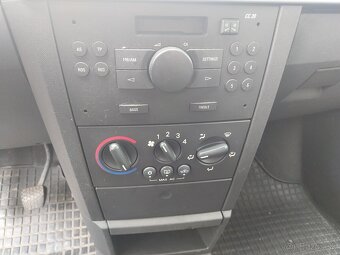 Predam opel meriva 1.4 16v benzín nova stk ek 4/27 rv2004 - 12