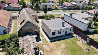 Znížená cena Dva domy s nadrozemerným pozemkom, vhodné na t - 12