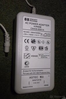 Adaptér a zdroj . - 12