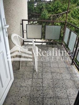 Predáme poschodový RD s garážou - 12