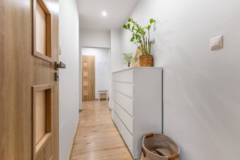 EXKLUZÍVNE: Jedinečný 2-izbový byt s 3 balkónmi, 2 veľkými p - 12