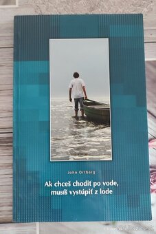 Náboženská literatúra a knižky o výchove a vzťahoch - 12