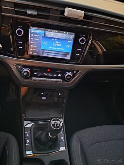 Ssangyong Korando Style+ 1.5 benzín 120kw - 12