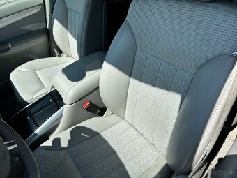Mercedes-Benz R 350 4Matic - 12