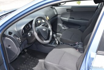 Hyundai i30 1.4 16V - 12