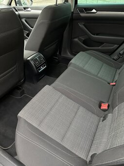 Volkswagen Passat, 2022, 147kW, ťažné, panoráma, head-up - 12