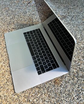 MacBook Pro 15, 500GB, sequoia, i7 - 12