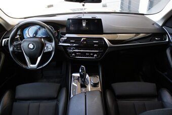 BMW 520d xDrive Touring z roku 2018 - 12