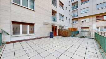 Staromestský byt na Gorkého ul. s terasou - 12