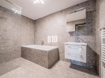 REZERVOVANÉ  5i RODINNÝ DOM (222m2) pri LESE s ÚCHVATNÝM VÝH - 12