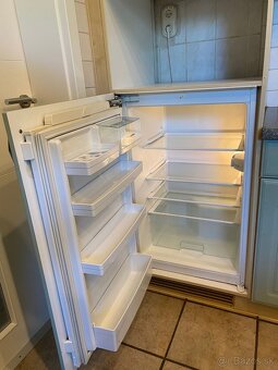 Moderná kuchynská linka so spotrebičmi - 12