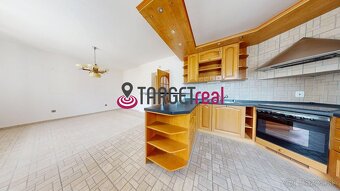 Spacious House with Garden for Rent in the Heart of Martin – - 12