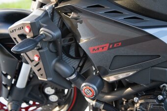 Yamaha MT-10 118 kW, manuál, 2017, benzín - 12