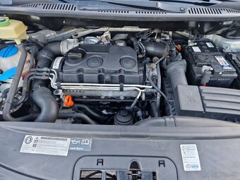 Predám Volkswagen Caddy 1.9 TDI 77 KW r.v.2009.Ohrev,7-miest - 12