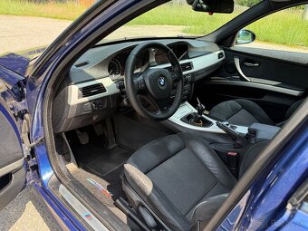 BMW E90 330d - 12